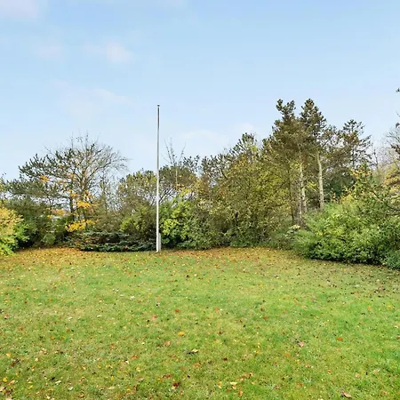 Three-bedroom In Semesterbostad